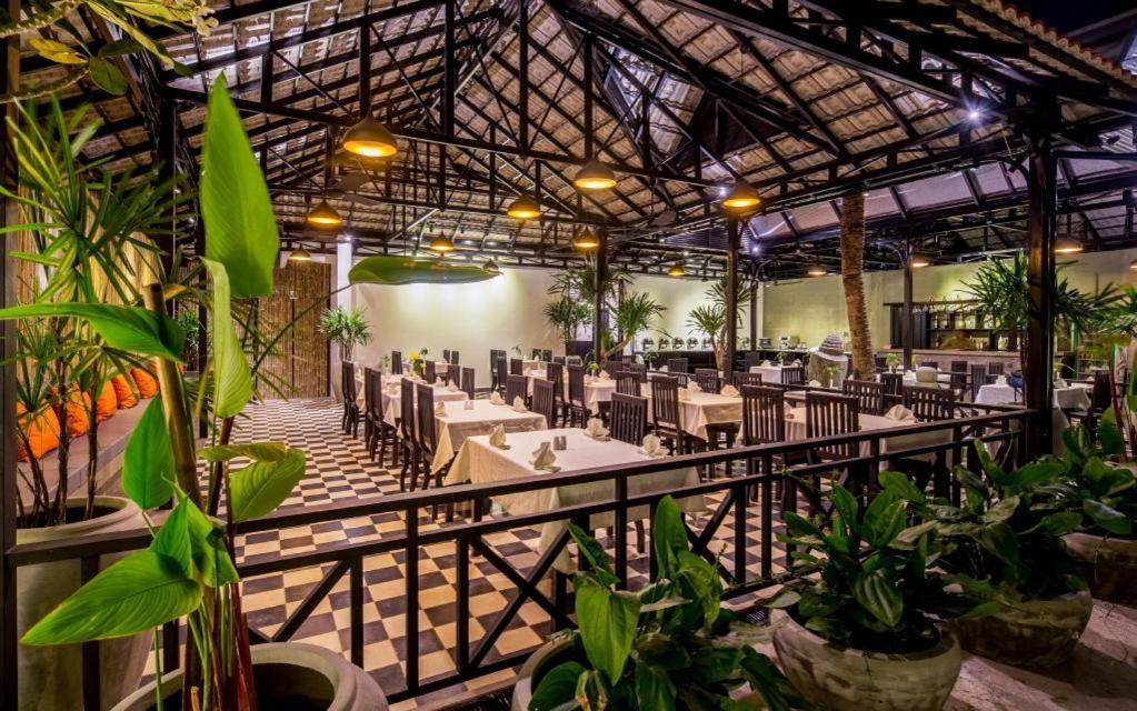 The Cyclo Siem Reap Hotel Bagian luar foto