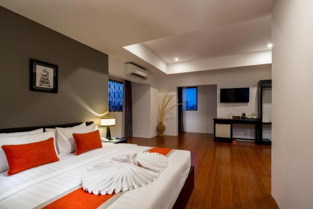 The Cyclo Siem Reap Hotel Bagian luar foto